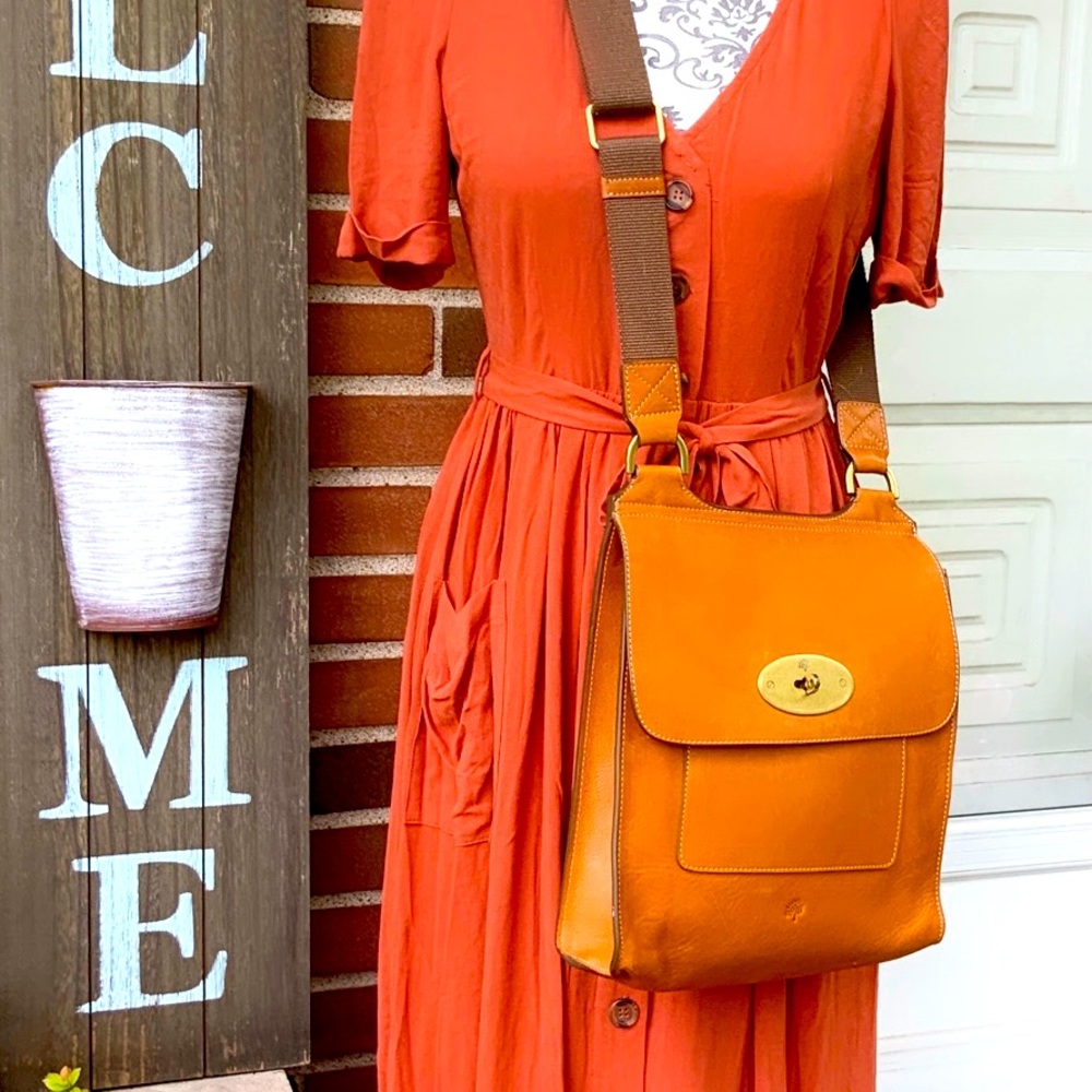 🌼SOLD ON Ⓜ️🌼 MULBERRY MESSENGER BAG